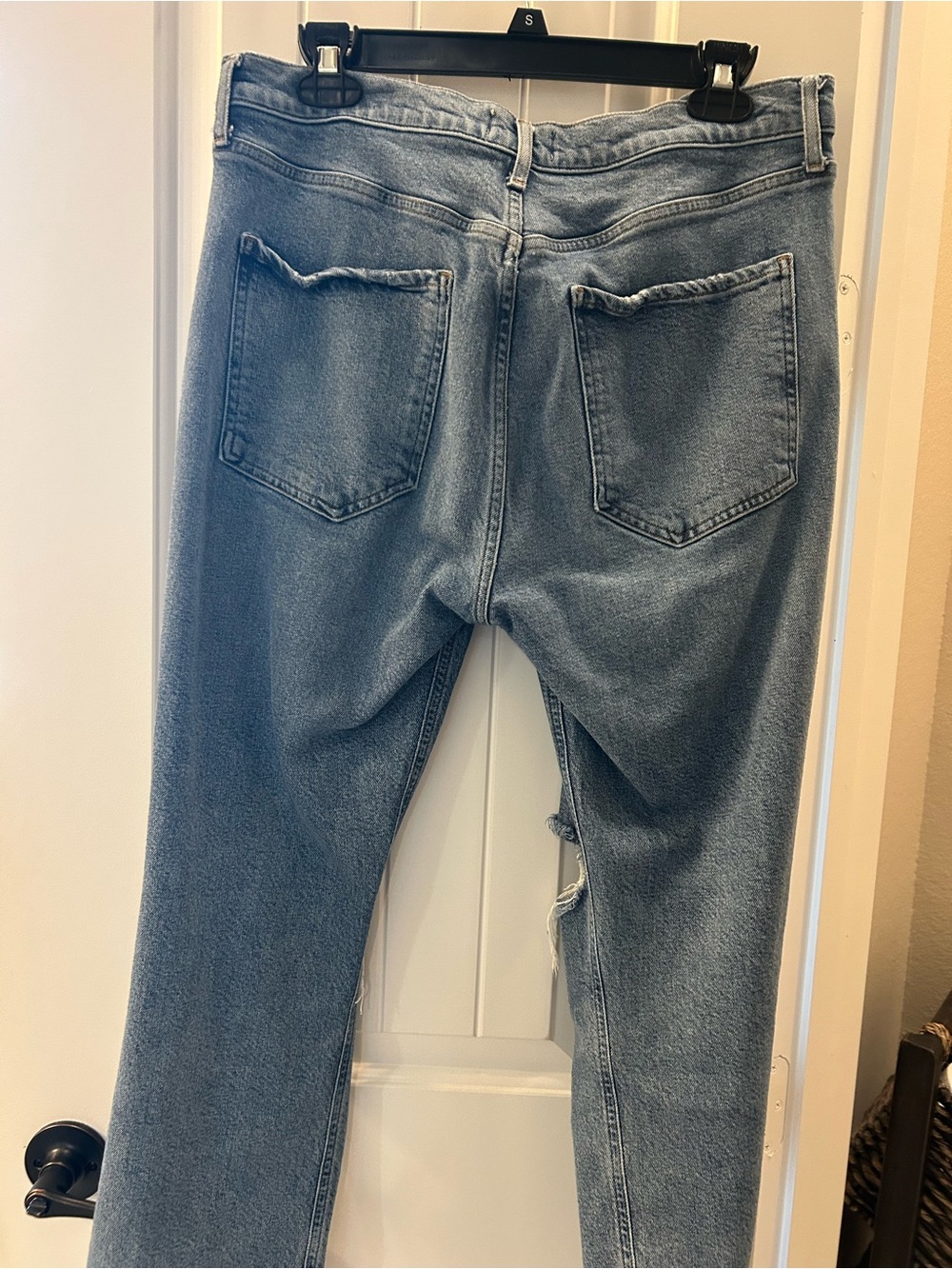 Agolde Men's Distressed Relaxed Blue Jeans - Picture 5 of 6